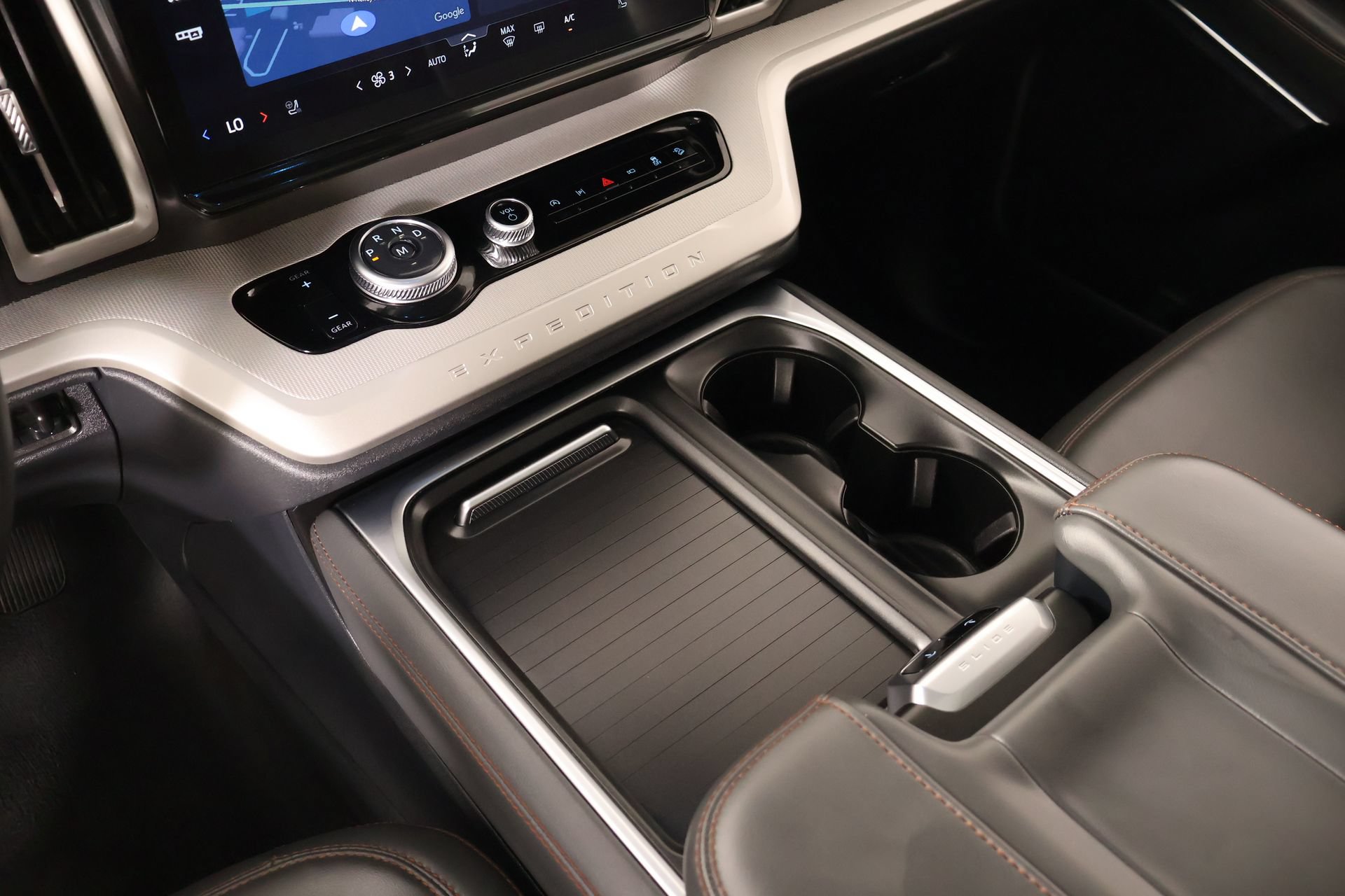 Certified 2025 Ford Expedition Active AWD/4WD image 9