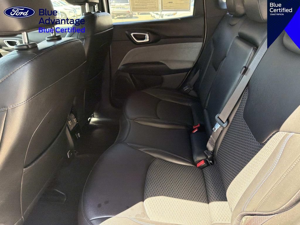 Used 2024 Jeep Compass Latitude AWD/4WD image 12