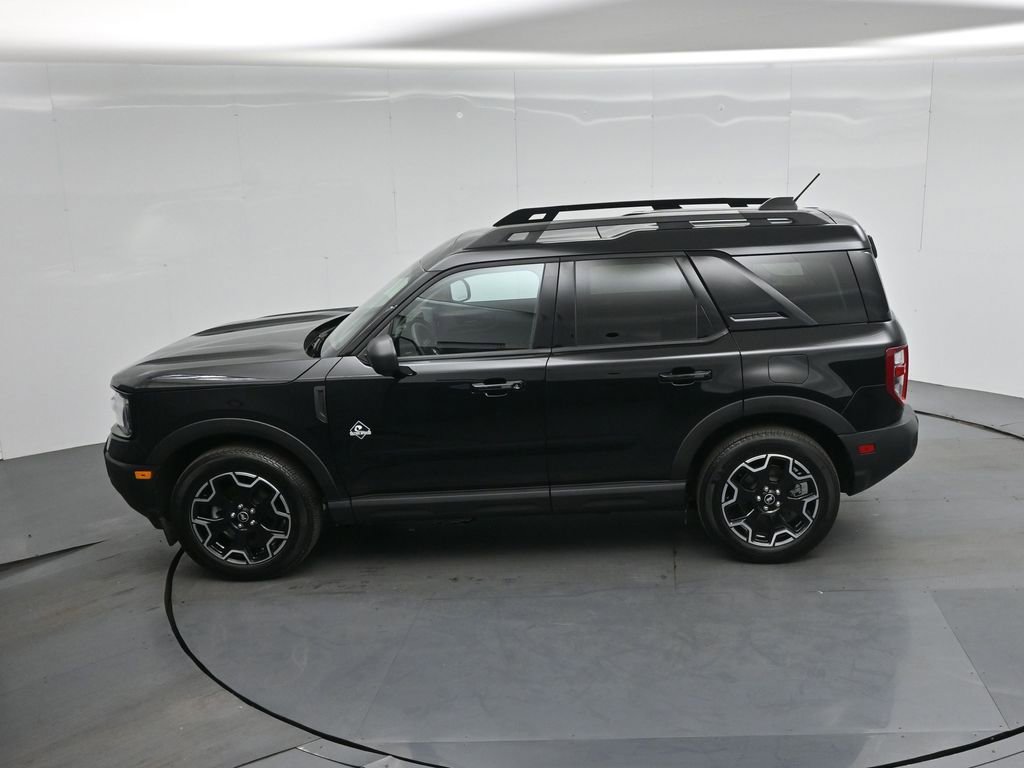 Certified 2025 Ford Bronco Sport Outer Banks w/ Outer Banks Tech Package+ AWD/4WD image 44