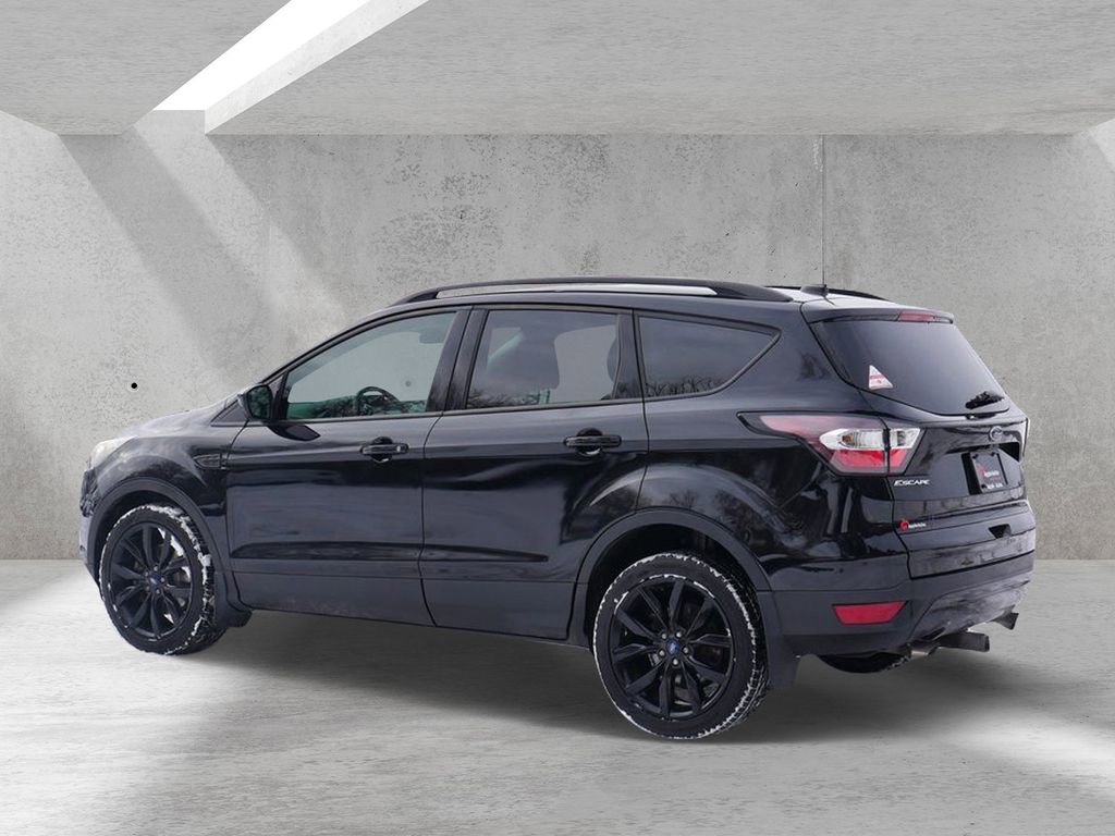 Certified 2017 Ford Escape SE w/ SE Sport Appearance Package image 4