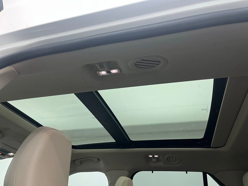 Certified 2022 Ford Explorer Platinum w/ Equipment Group 601A image 11