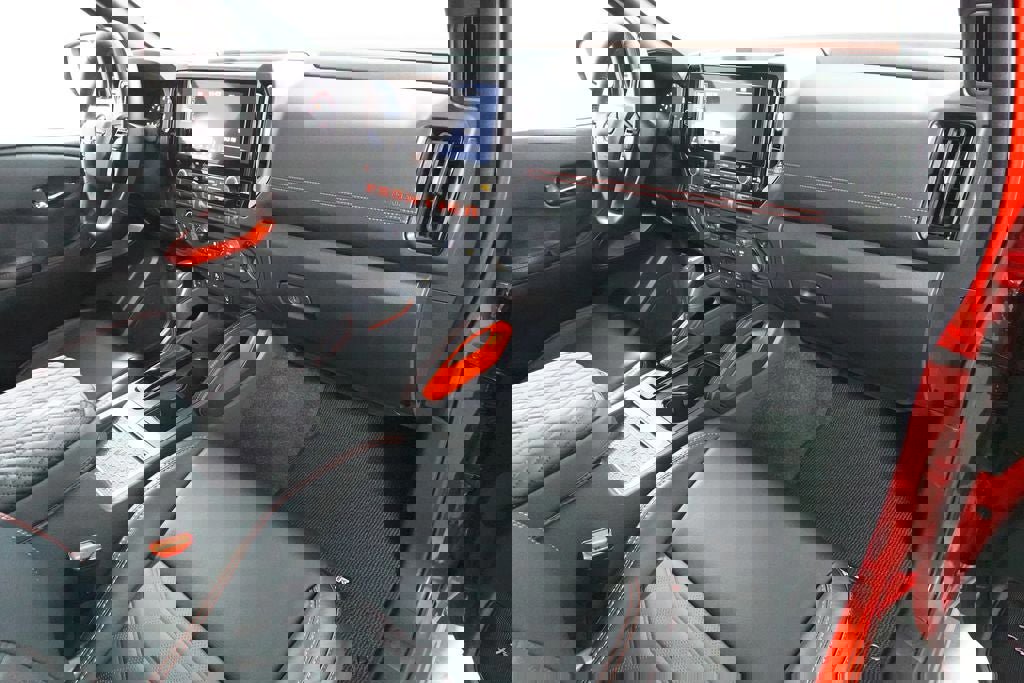 Used 2025 Nissan Frontier PRO-4X w/ Pro Premium Package AWD/4WD image 34