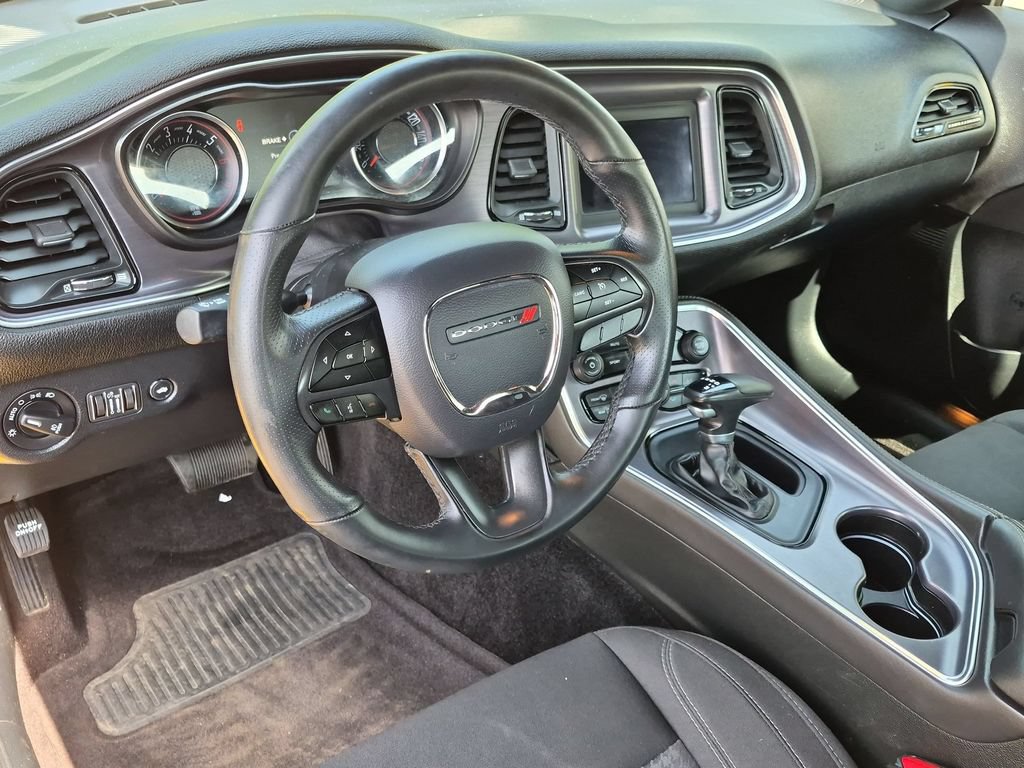 Used 2018 Dodge Challenger R/T RWD image 10