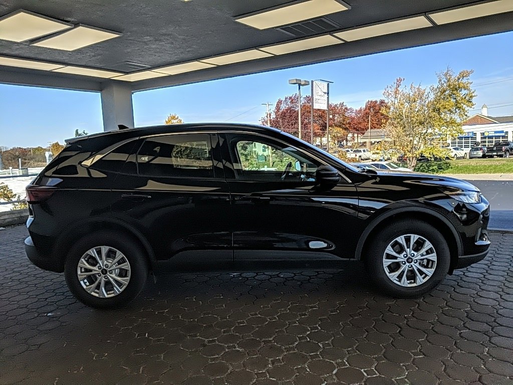 Certified 2023 Ford Escape Active image 2