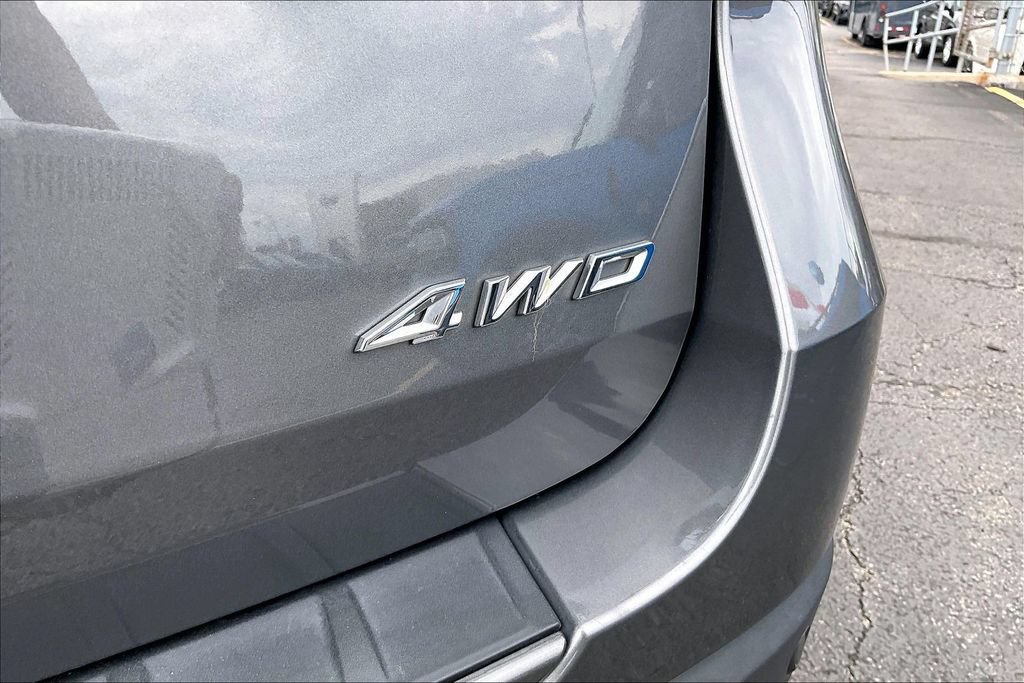 Certified 2022 Ford Explorer XLT w/ Equipment Group 202A AWD/4WD image 7