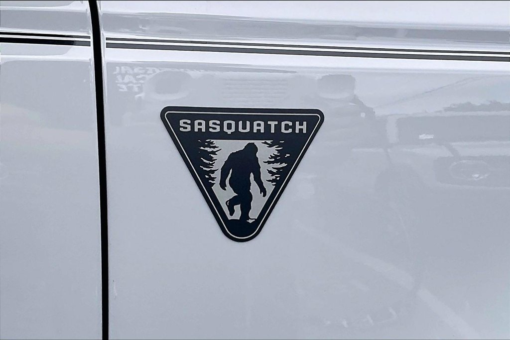 Certified 2026 Ford Bronco 2-Door w/ Sasquatch Package AWD/4WD image 7