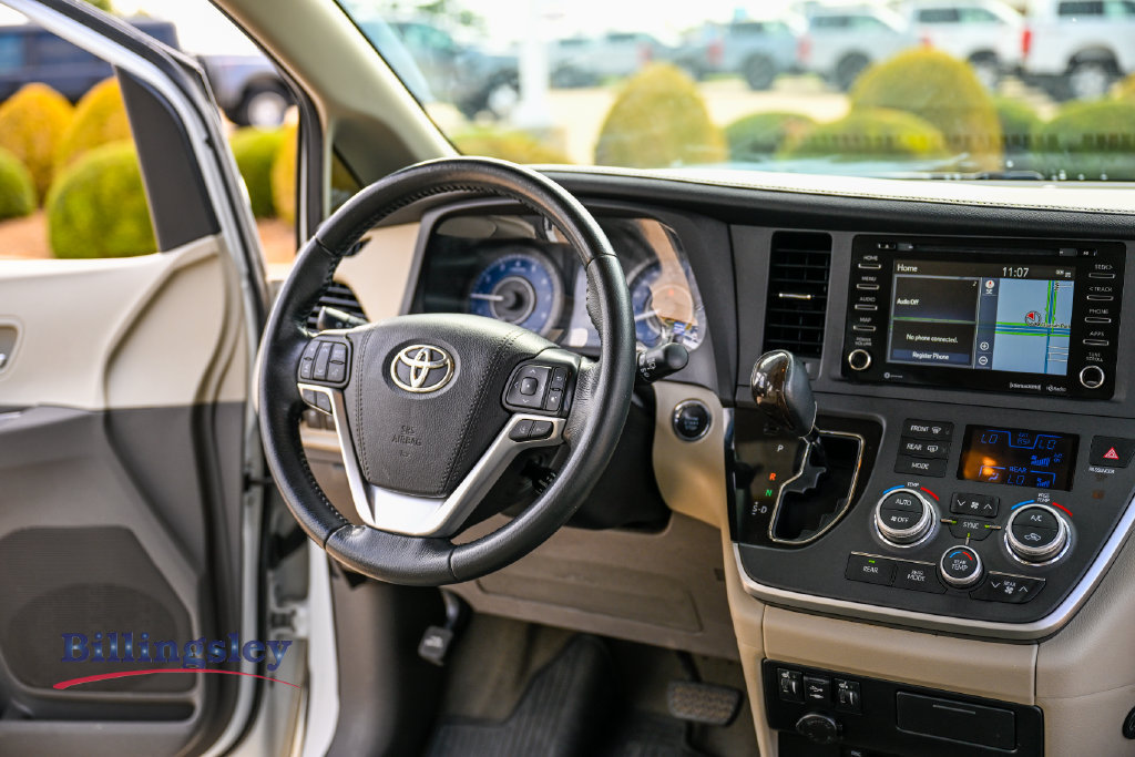 Used 2020 Toyota Sienna XLE Premium FWD image 15