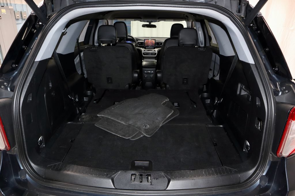 Certified 2024 Ford Explorer XLT w/ Equipment Group 202A AWD/4WD image 14
