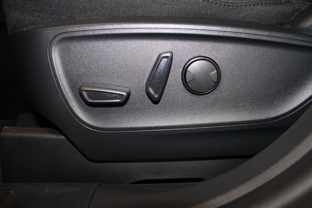 Certified 2024 Ford Escape Active AWD/4WD image 19