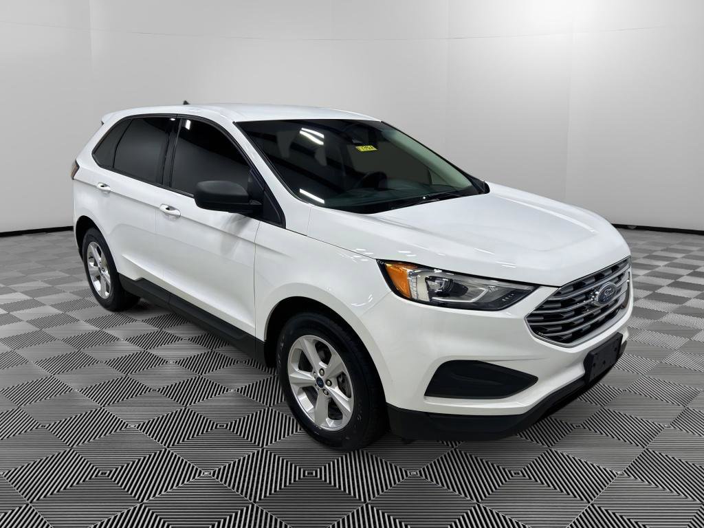 Certified 2020 Ford Edge SE image 3
