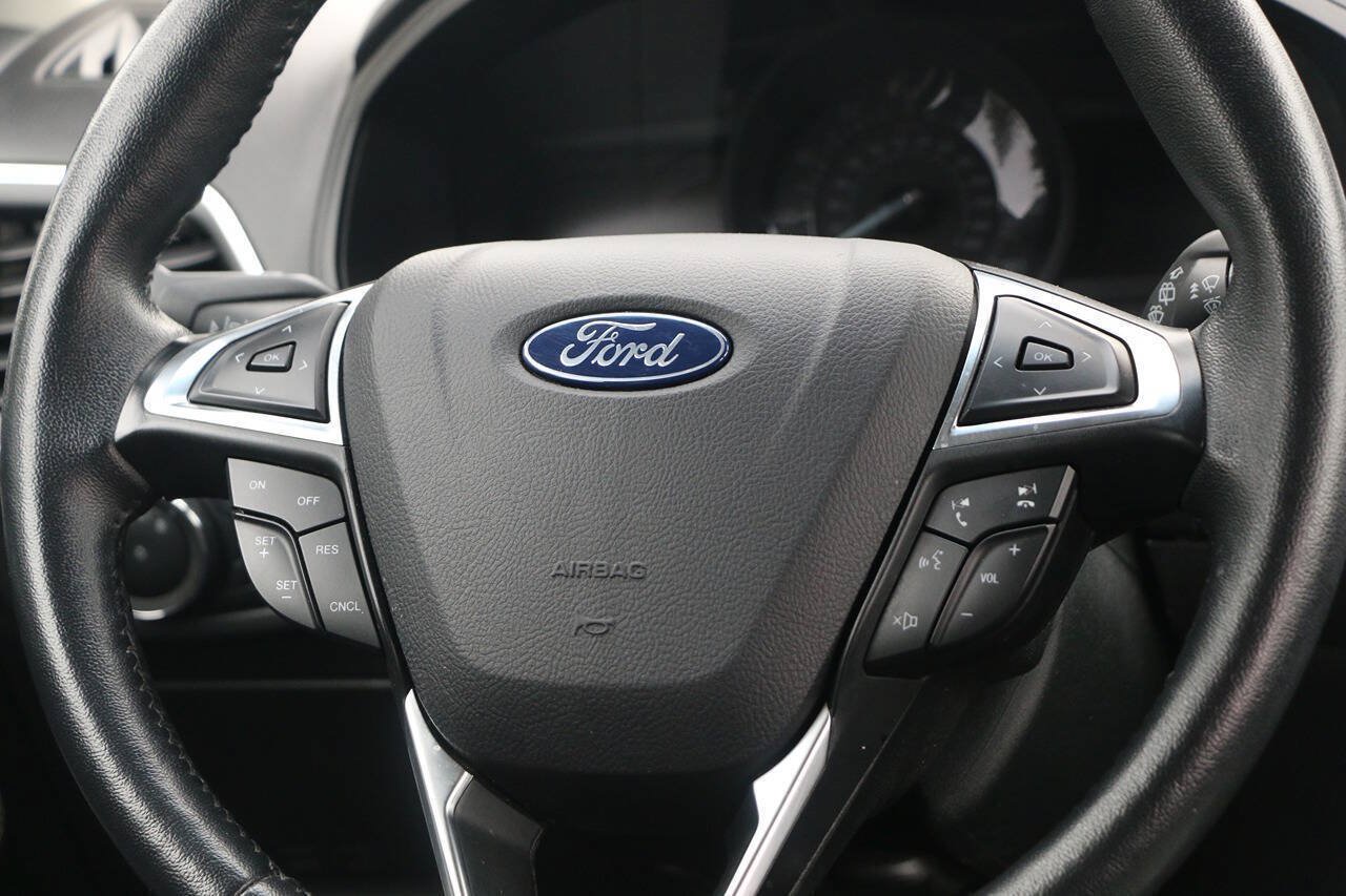 Certified 2024 Ford Edge Titanium AWD/4WD image 17
