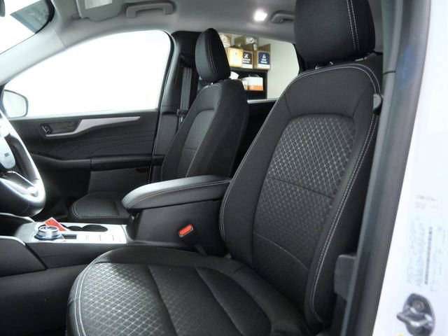 Certified 2025 Ford Escape Active w/ Cold Weather Package AWD/4WD image 16