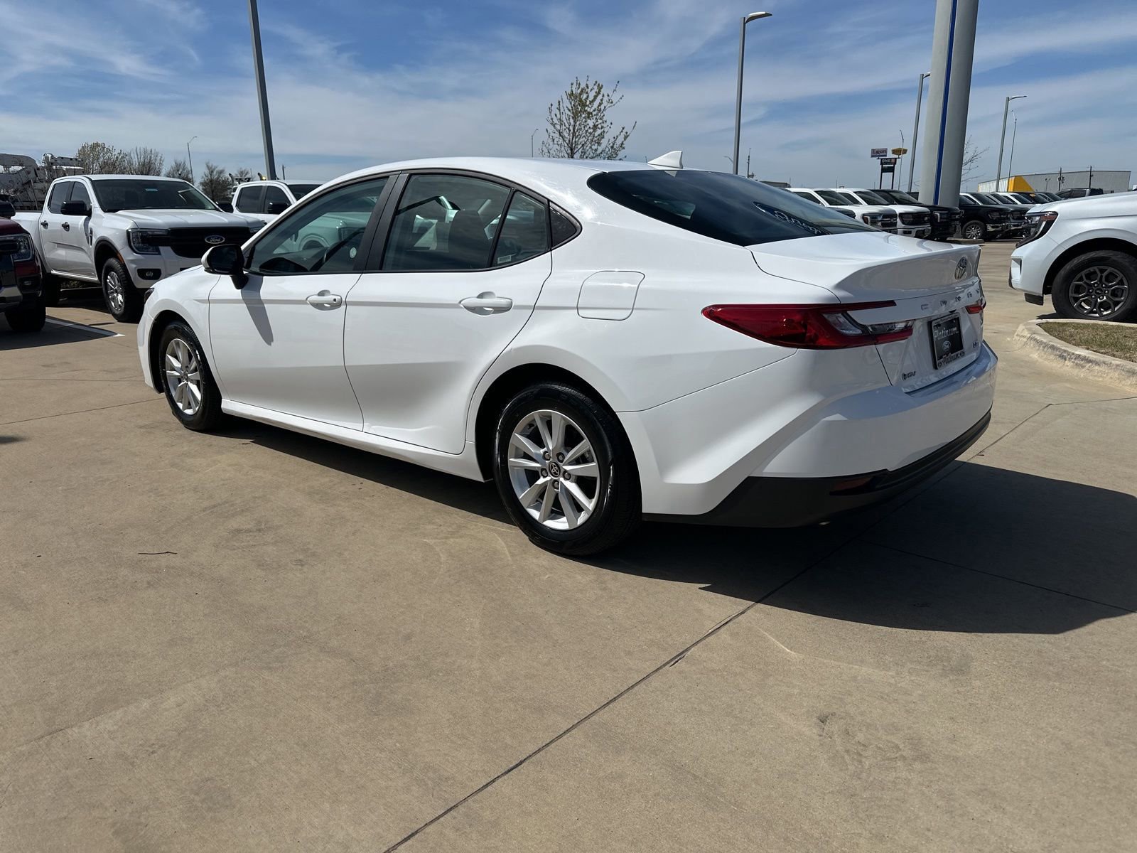 Used 2025 Toyota Camry LE image 4