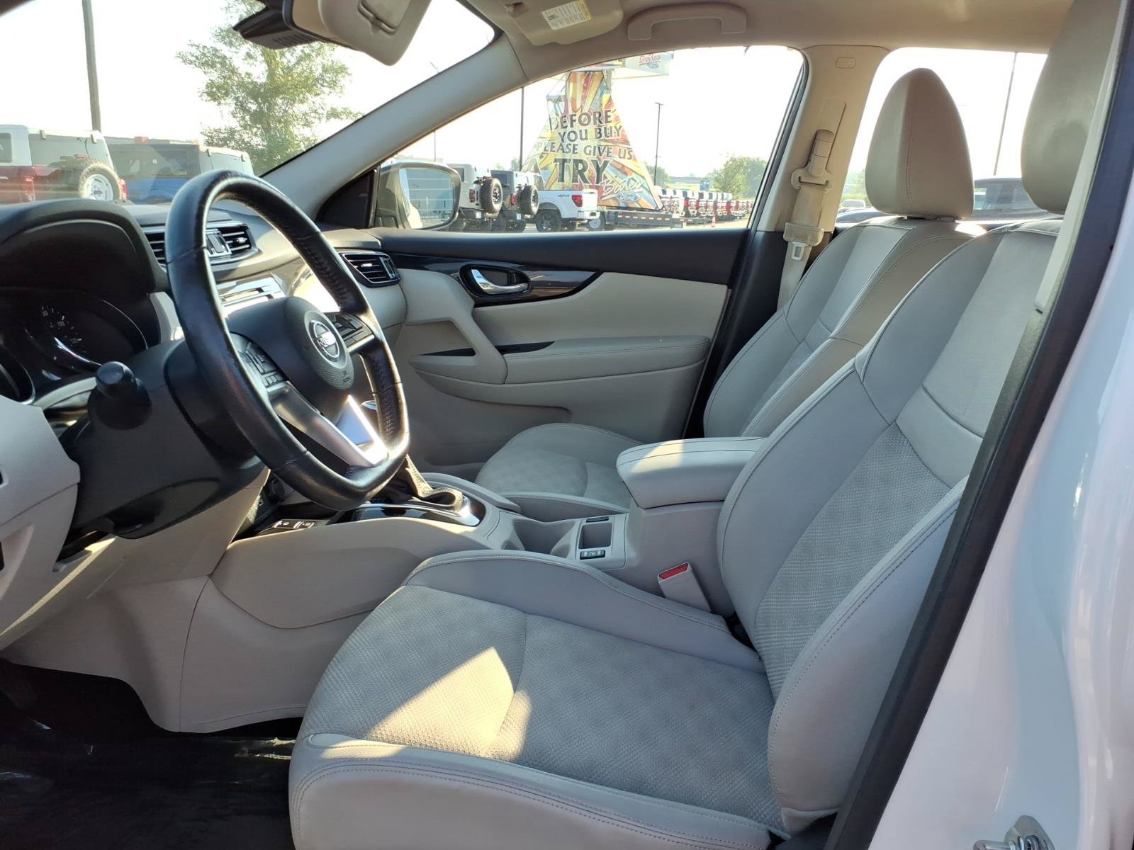 Used 2022 Nissan Rogue Sport SV w/ Technology Package AWD/4WD image 10