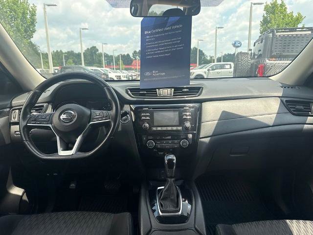 Used 2017 Nissan Rogue SV FWD image 25