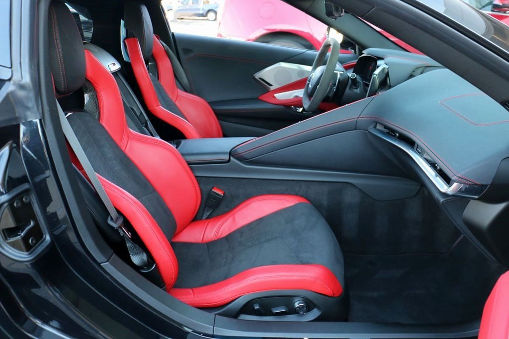 Used 2024 Chevrolet Corvette Stingray Preferred Cpe w/ 2LT image 27