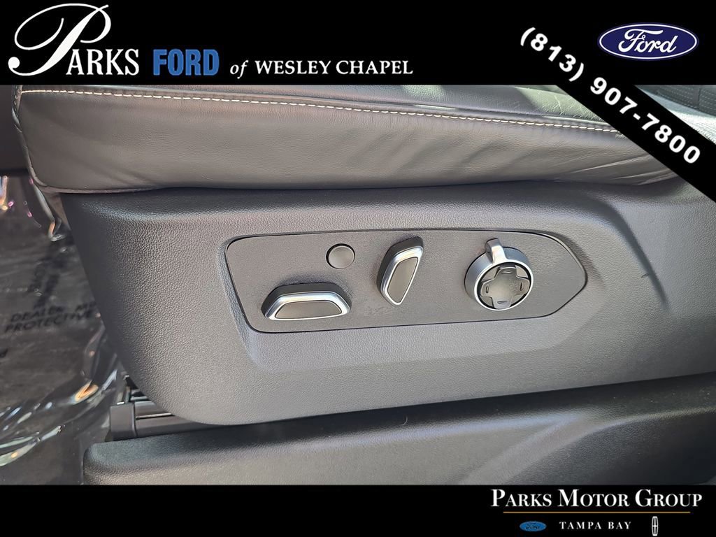 Used 2025 Cadillac Escalade ESV Sport Platinum w/ LPO, ONYX Package image 22