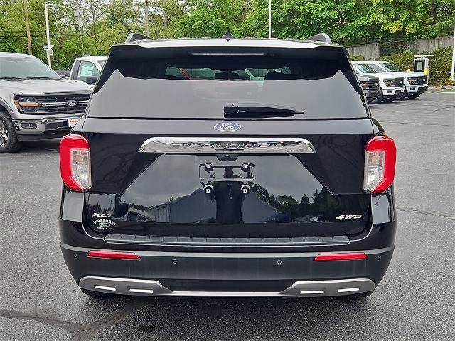 Certified 2022 Ford Explorer XLT w/ Equipment Group 202A image 3