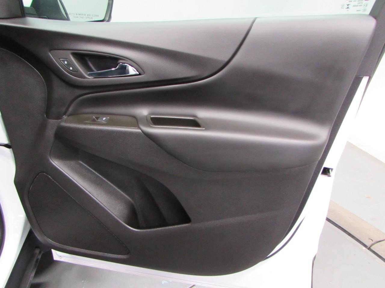Used 2024 Chevrolet Equinox LT AWD/4WD image 16