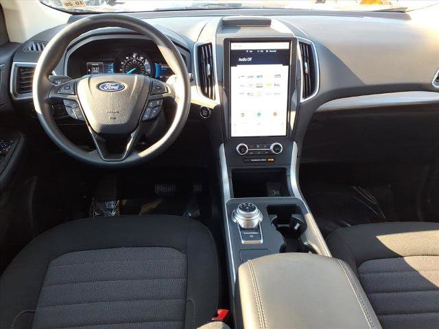 Certified 2024 Ford Edge SE image 6