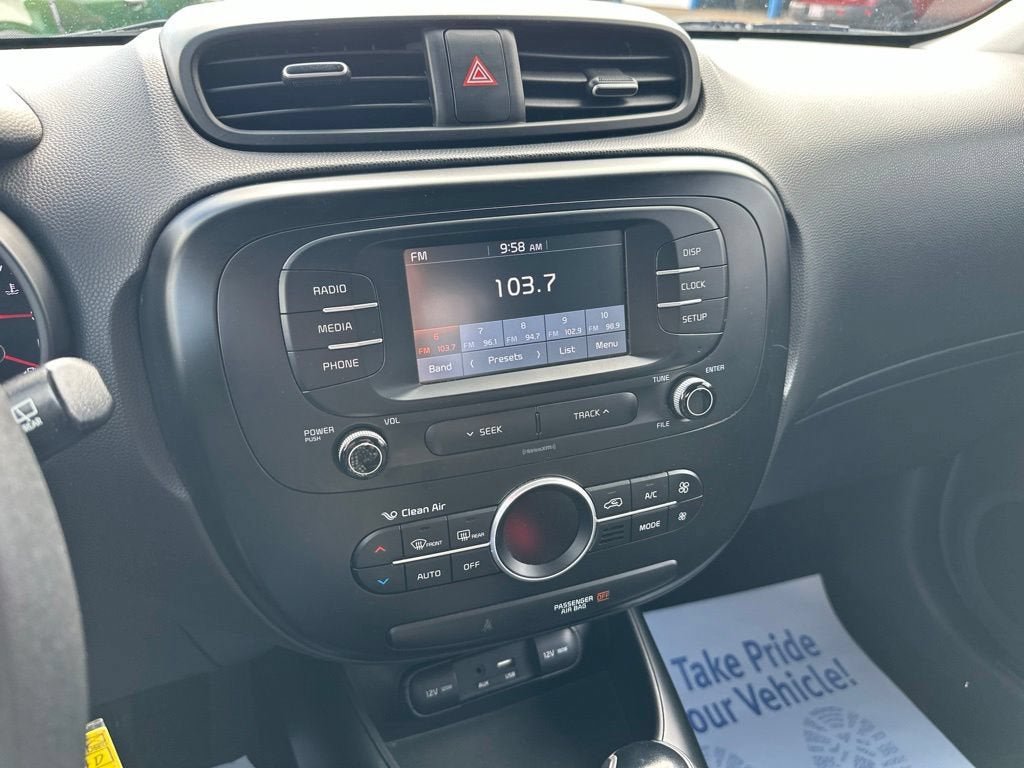 Used 2017 Kia Soul + FWD image 16