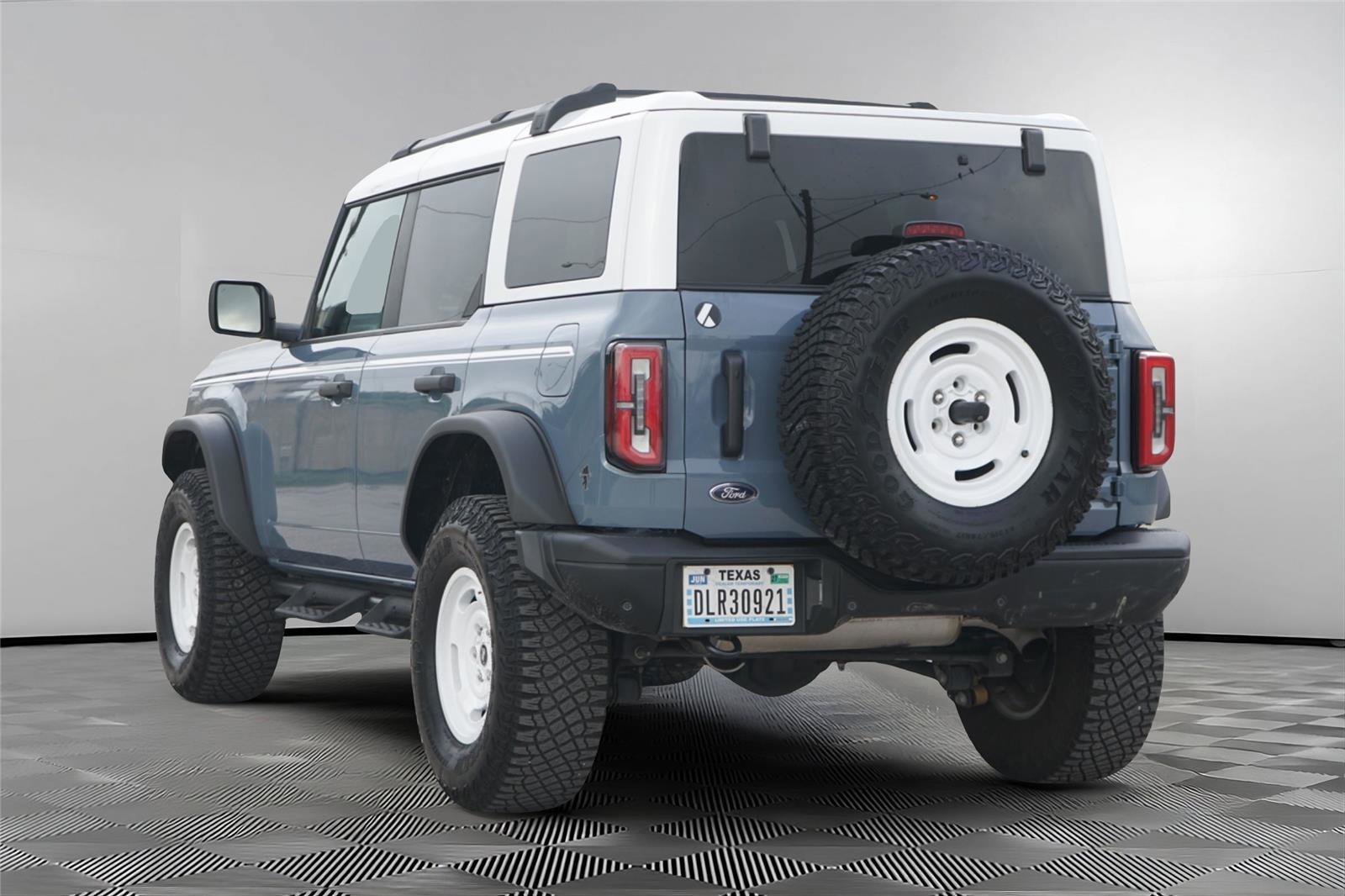 Certified 2023 Ford Bronco Heritage Edition AWD/4WD image 6