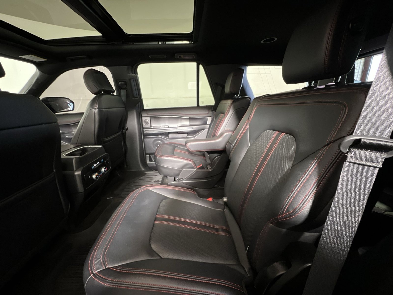 Certified 2019 Ford Expedition Limited w/ Equipment Group 303A AWD/4WD image 22