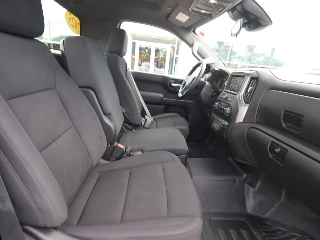 Used 2025 Chevrolet Silverado 1500 W/T RWD image 9