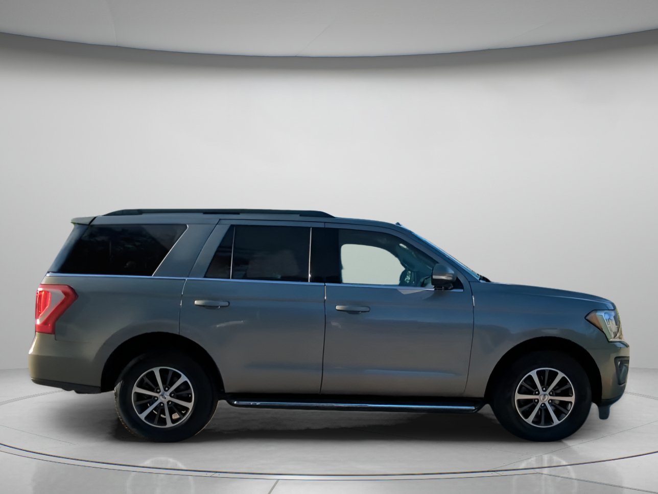 Certified 2019 Ford Expedition XLT w/ Equipment Group 202A RWD image 32