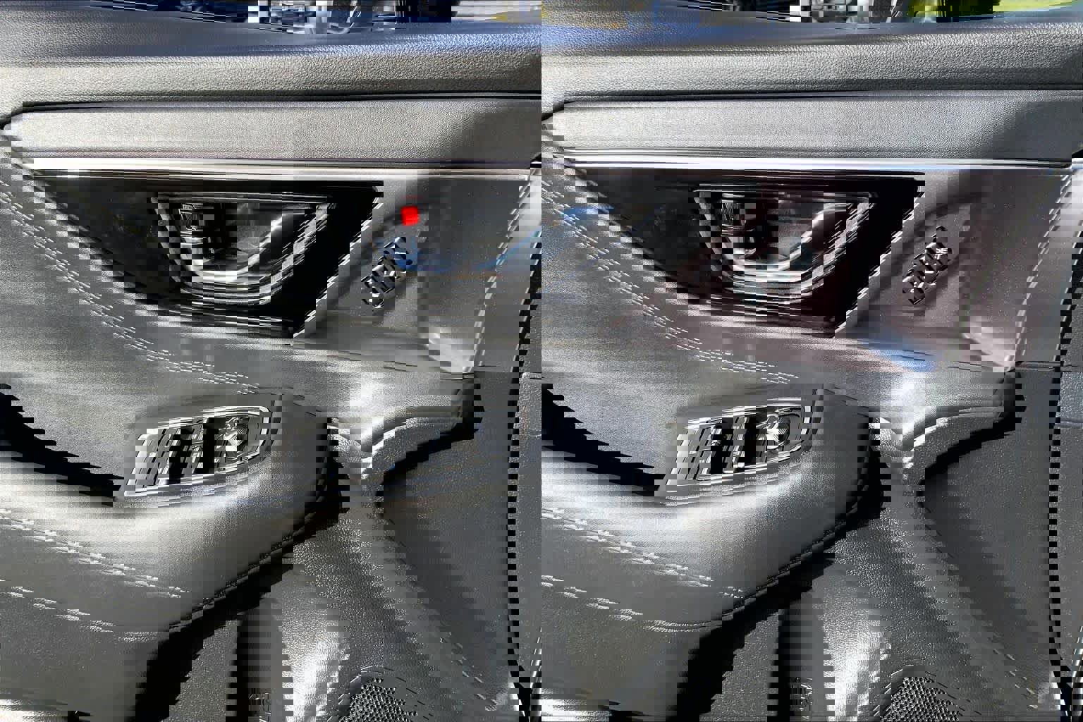 Used 2024 Subaru Outback Limited image 32