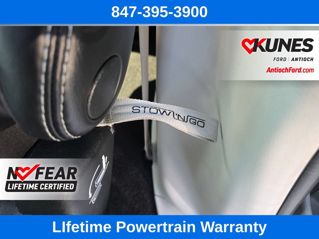 Used 2023 Chrysler Pacifica Touring-L FWD image 18
