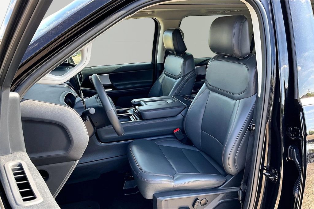 Certified 2025 Ford Expedition Active AWD/4WD image 25
