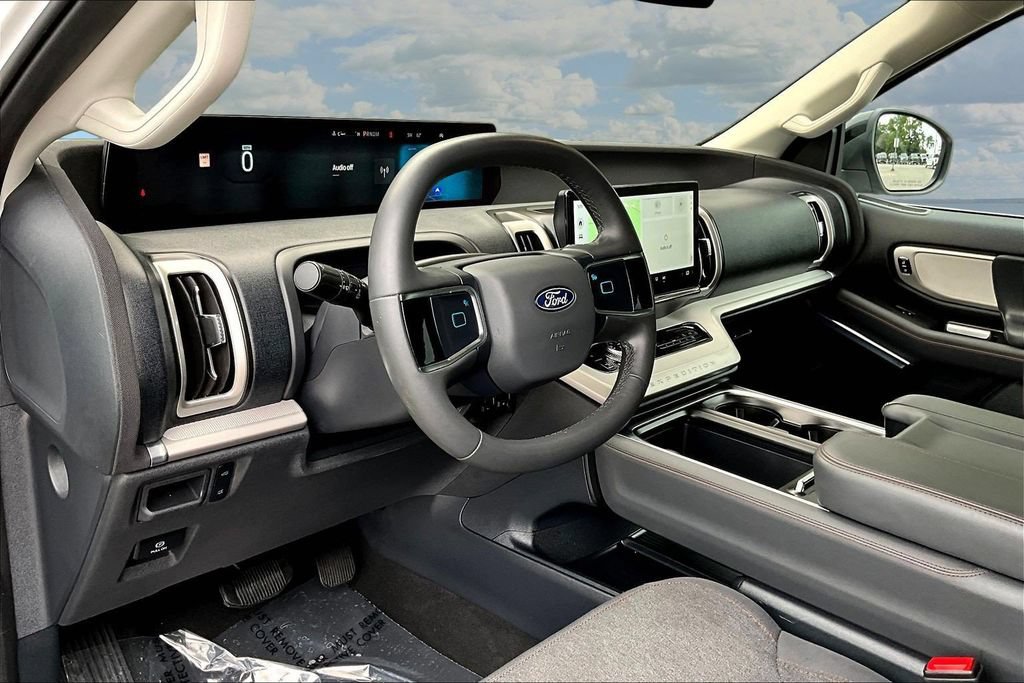 Certified 2025 Ford Expedition Active RWD image 19