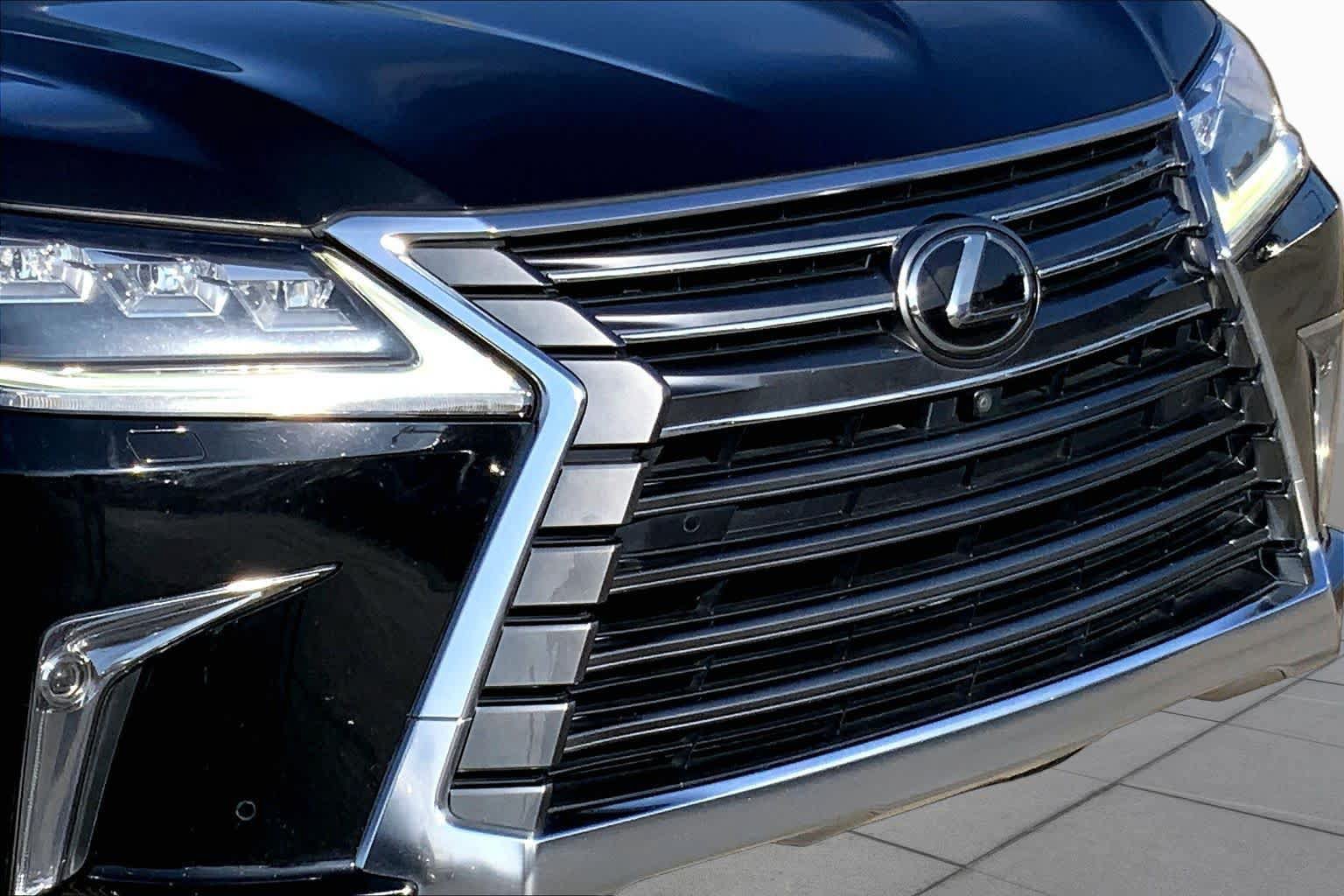 Used 2019 Lexus LX 570 4WD w/ Luxury Package image 27
