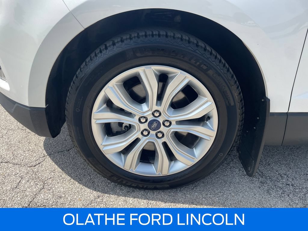 Certified 2020 Ford Edge Titanium AWD/4WD image 32
