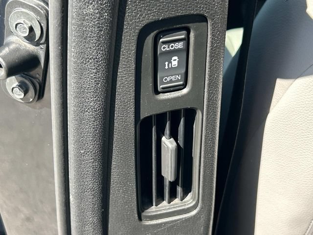 Used 2018 Honda Odyssey Elite image 18