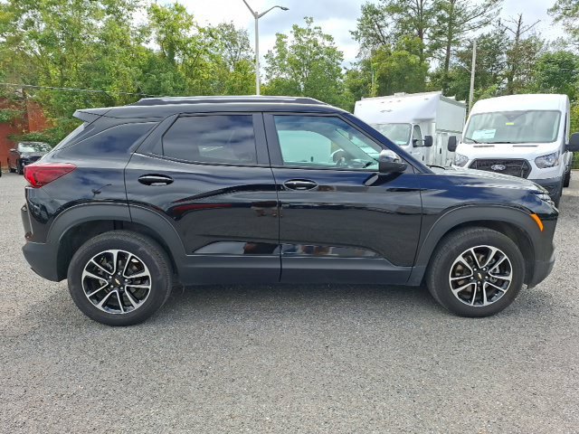 Used 2025 Chevrolet TrailBlazer LT w/ Convenience Package FWD image 2