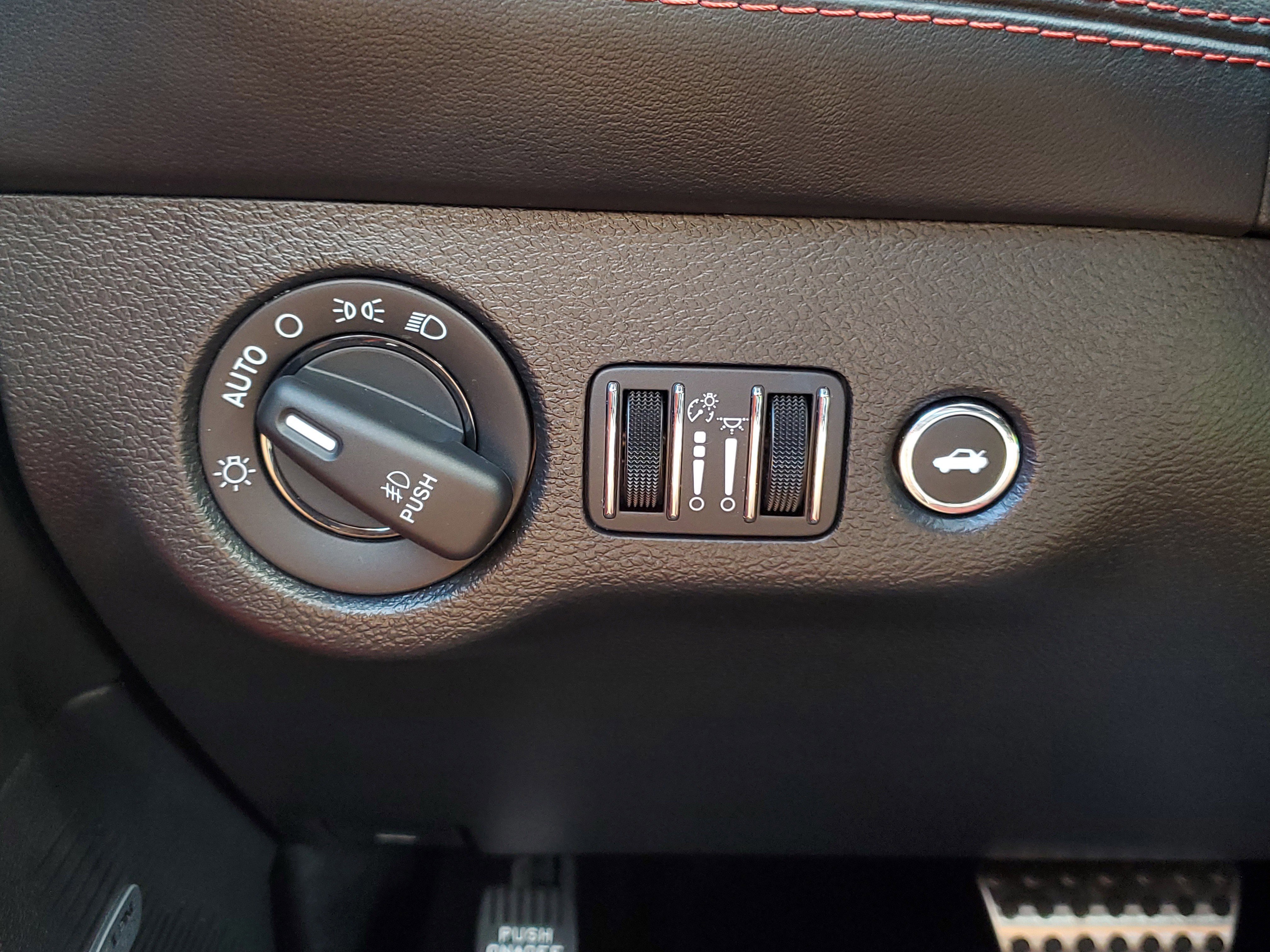 Used 2022 Dodge Challenger R/T Scat Pack w/ Shaker Package image 25