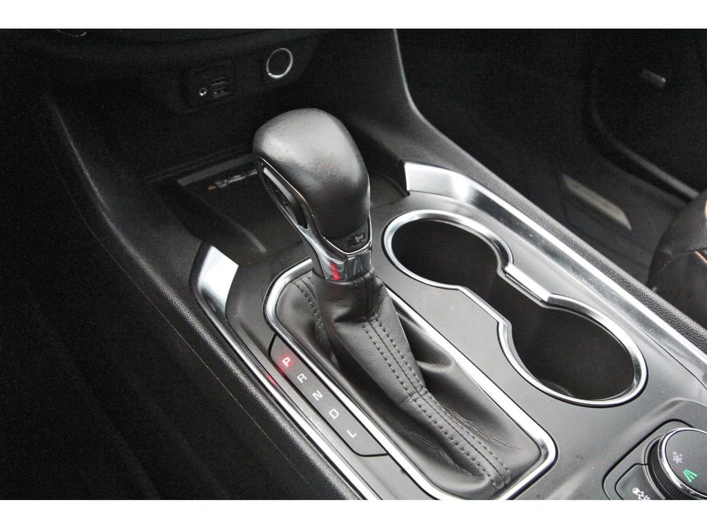 Used 2021 Chevrolet Traverse Premier w/ LPO, Blackout Package FWD image 30