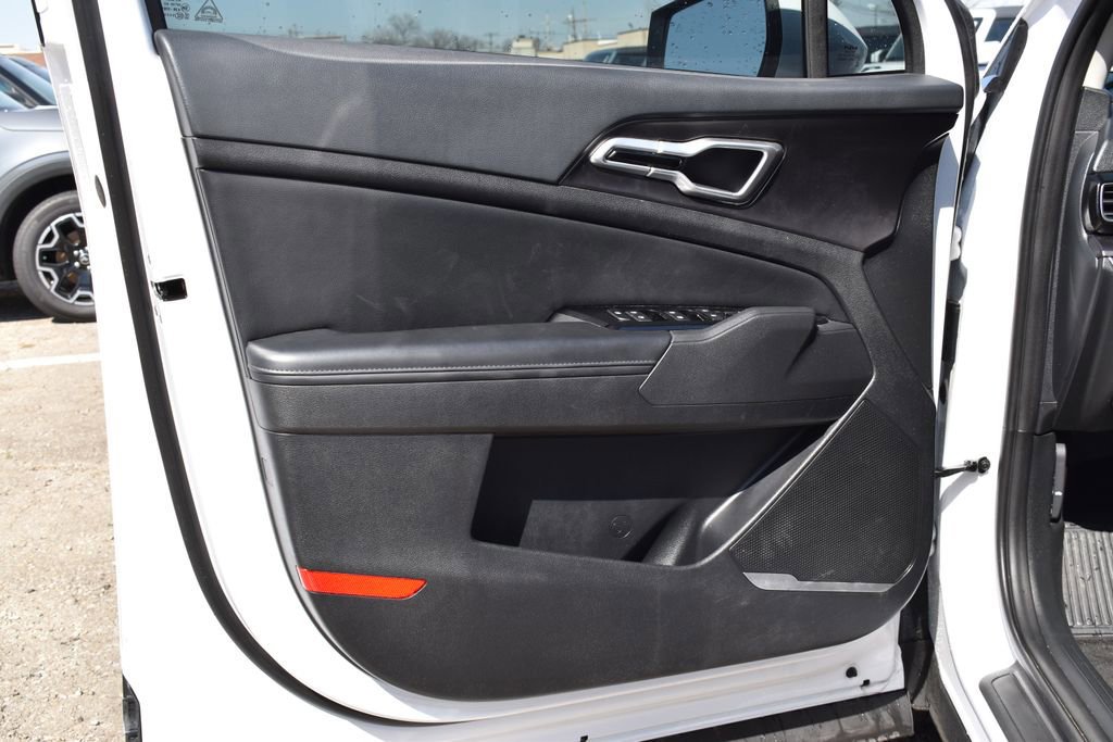 Used 2024 Kia Sportage EX image 9