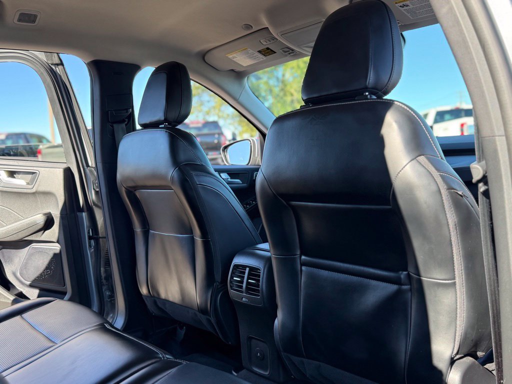 Certified 2024 Ford Escape Platinum AWD/4WD image 19