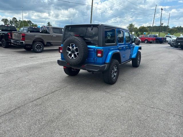 Used 2022 Jeep Wrangler Unlimited Rubicon w/ Cold Weather Group AWD/4WD image 38