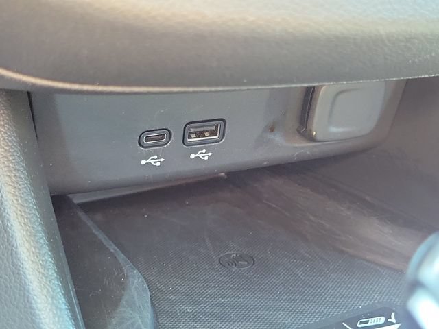 Used 2025 Buick Envista Preferred w/ Convenience I Package FWD image 11