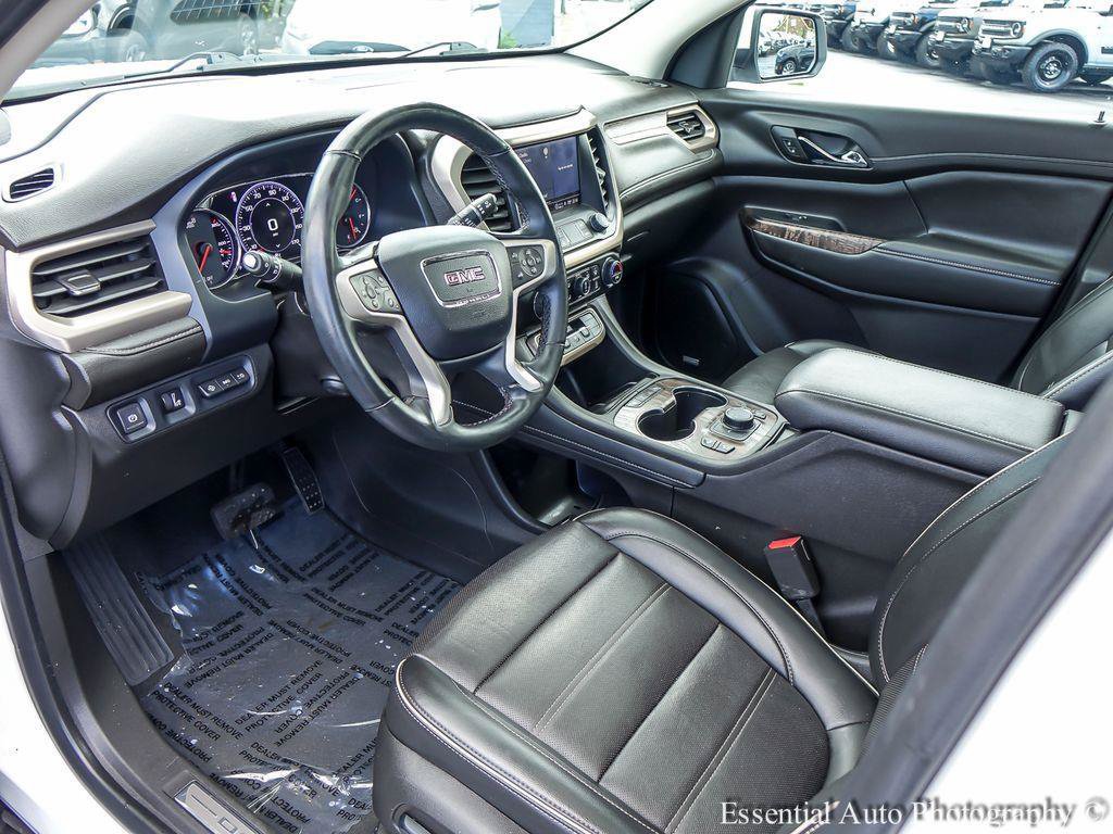 Used 2023 GMC Acadia Denali w/ Denali Technology Package FWD image 10