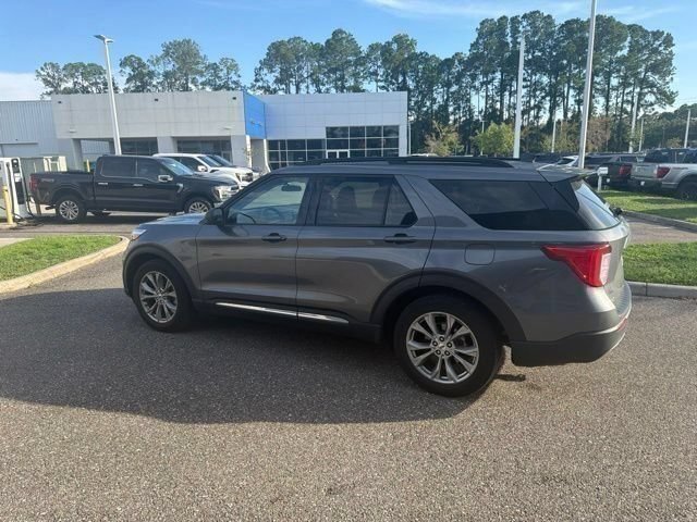 Certified 2023 Ford Explorer XLT w/ Equipment Group 202A RWD image 8