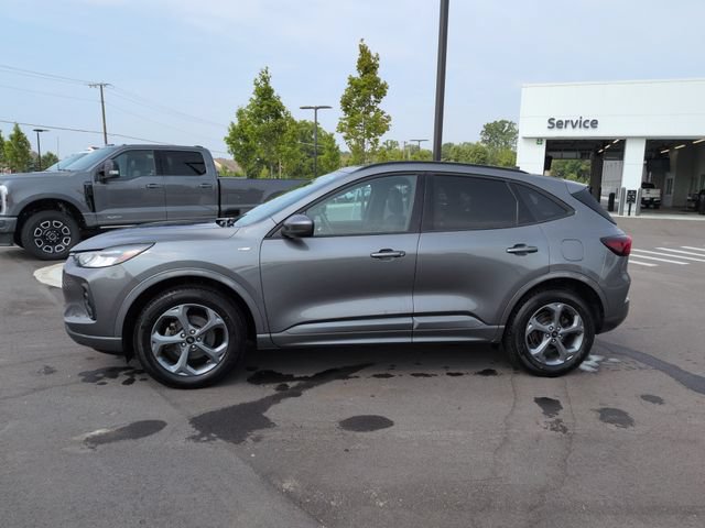 Certified 2023 Ford Escape ST-Line Select w/ Tech Pack #1 AWD/4WD image 2