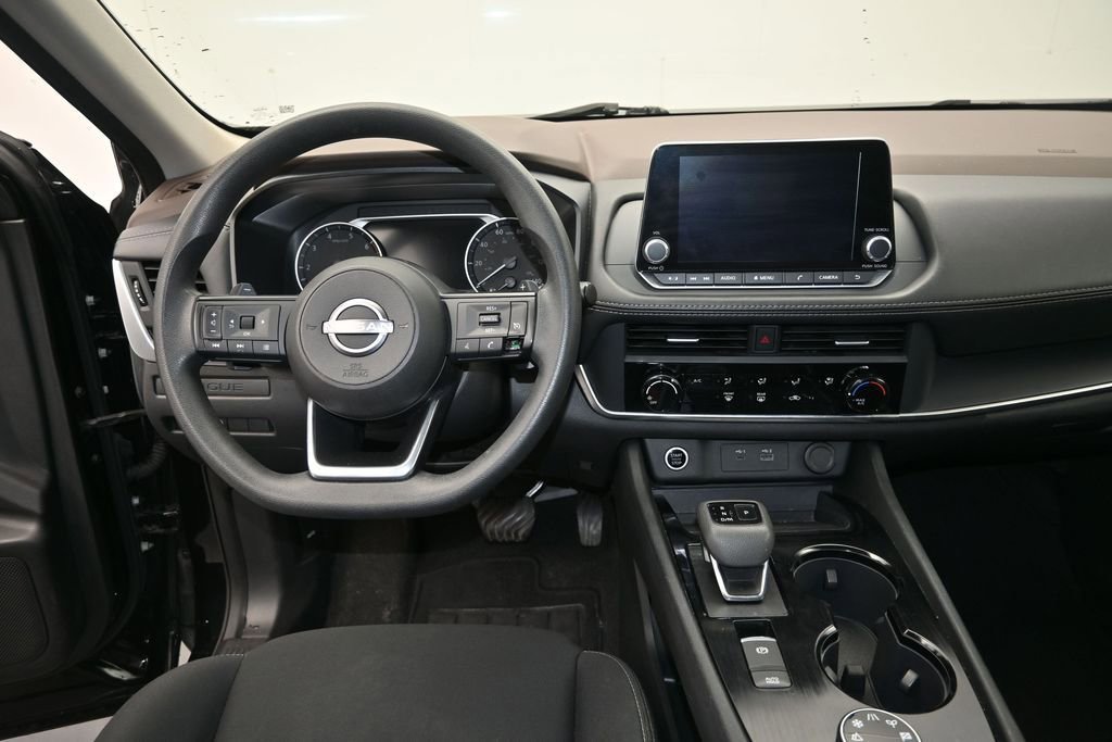 Used 2023 Nissan Rogue S AWD/4WD image 16
