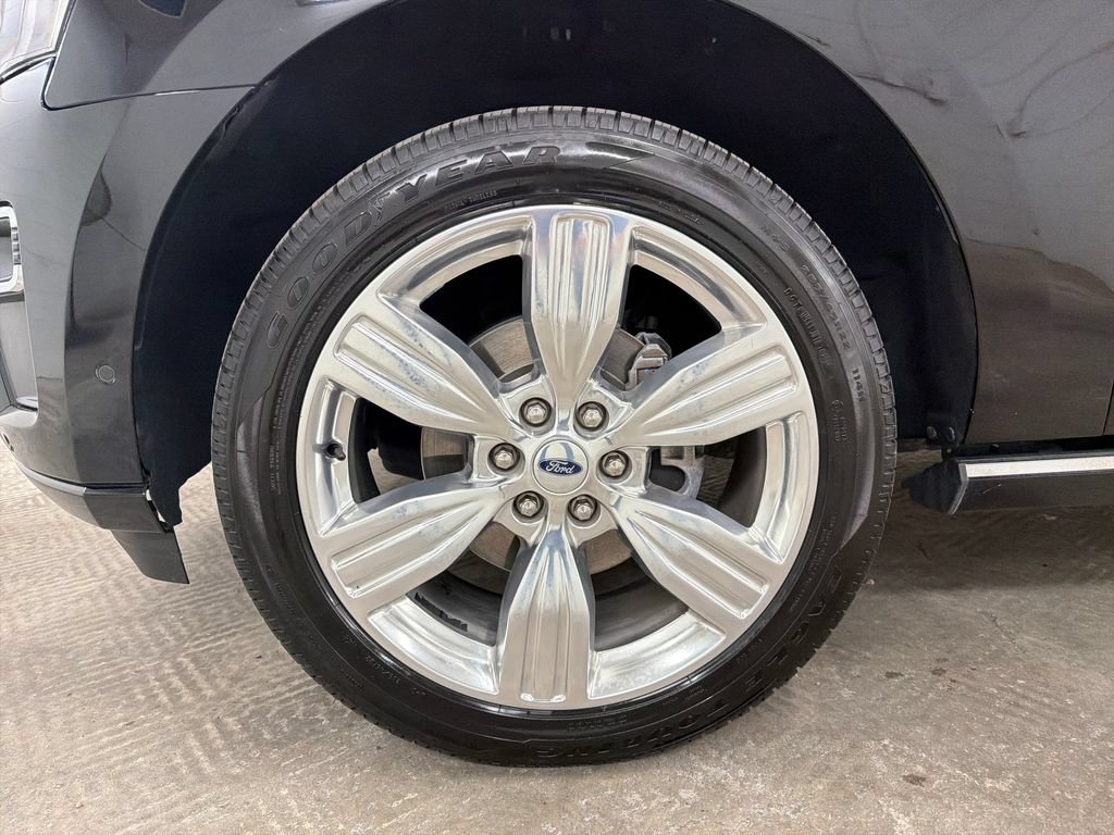 Certified 2022 Ford Expedition Max Platinum RWD image 14