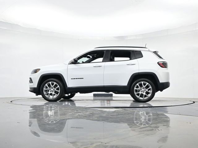 Used 2023 Jeep Compass Latitude AWD/4WD image 37