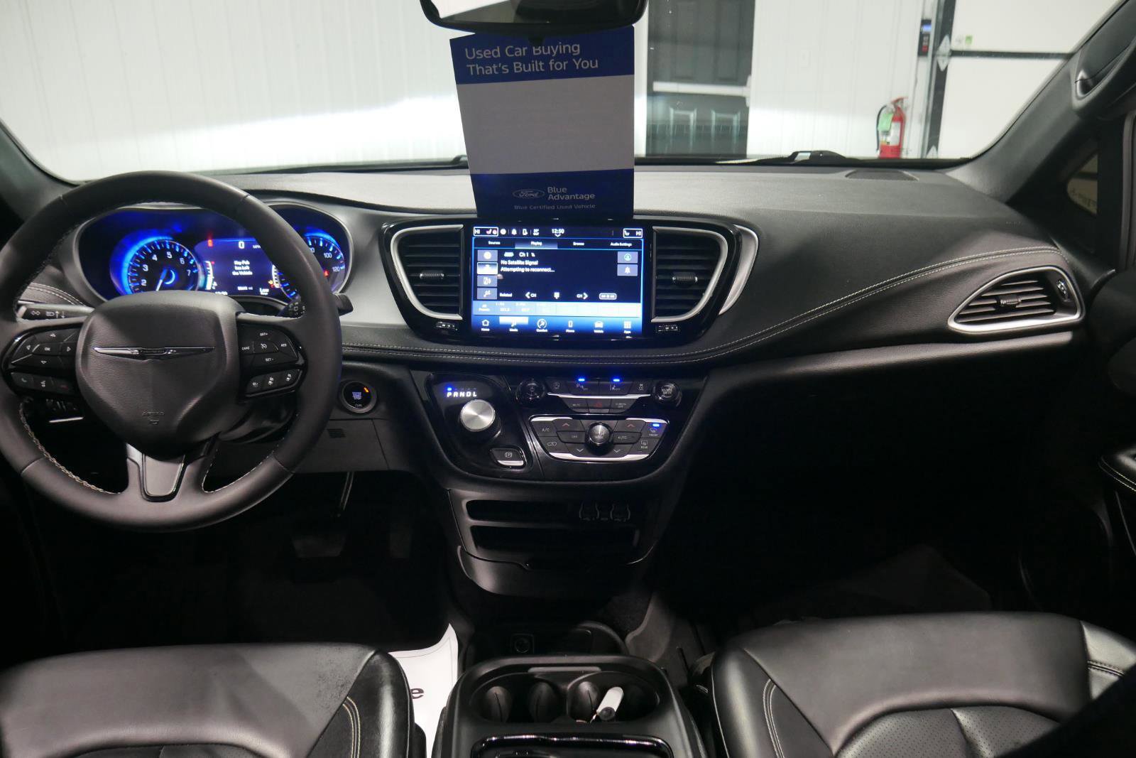 Used 2023 Chrysler Pacifica Touring-L w/ S Appearance Package image 20